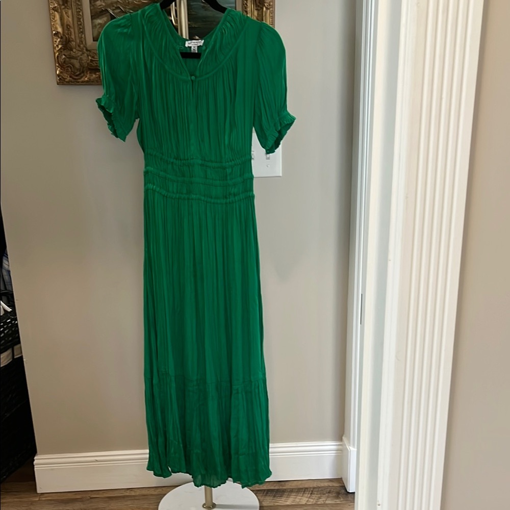 Elegant Green Midi Dress